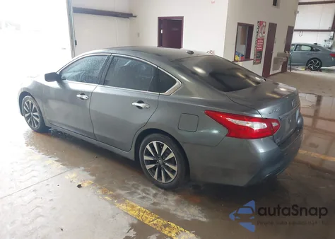 2017 Nissan Altima 2.5 Sv z USA, uszkodzony, nr VIN 1N4AL3AP5HC193769
